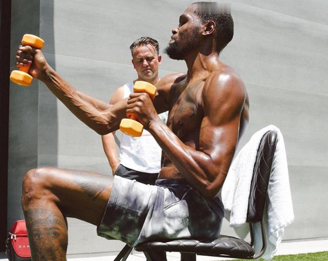 NBA篮网队球星凯文-杜兰特 每天进行恢复训练(6)