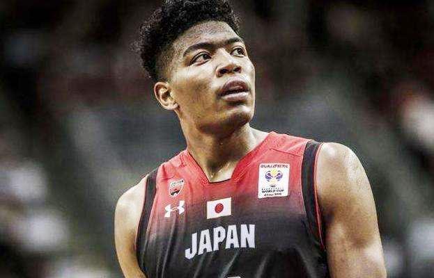 八村塁：一个让中国男篮 羡慕的日本球员，21岁打NBA 国家队领袖(6)