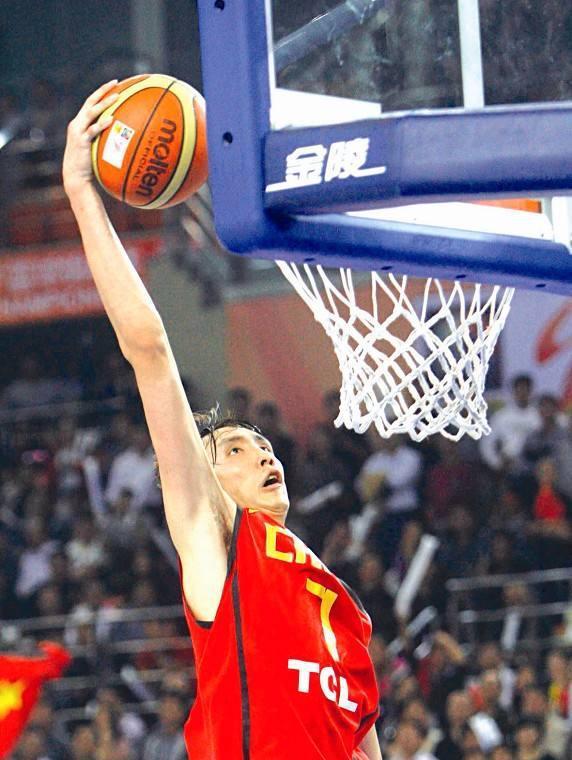 中国男篮国青历史最强的一届！入选NBA、战斧劈扣、20+10(3)