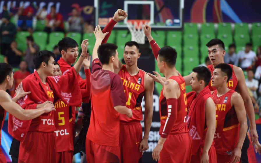 中国男篮出征世界杯的阵容已经出炉？没想到此人还是李楠被放弃了(1)