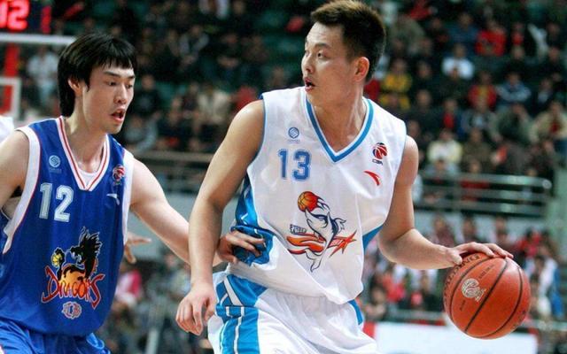 中国篮球历史上的十大三分射手该怎么排？朱芳雨居首无争议(1)