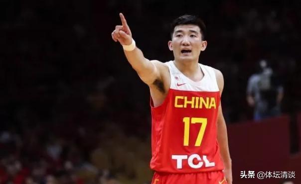 中国男篮12人大名单出炉，新疆悍将幸运入选，易建联任队长(2)