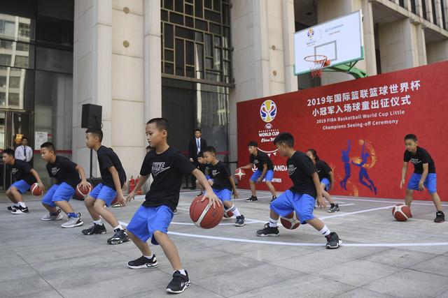 篮球——12名贵州丹寨少年“出征”篮球世界杯(3)