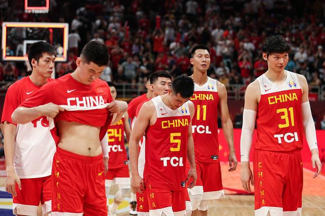 中国男篮世界杯周琦一共得45分，郭艾伦44分，易建联有多少？(4)