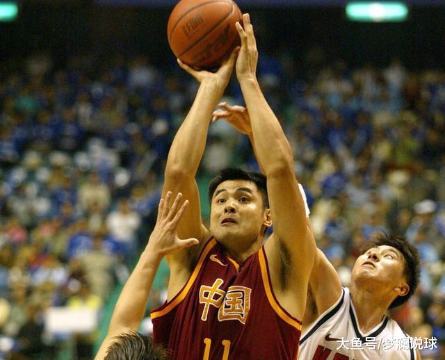 盘点中国篮球的传奇球星，王治郅上榜，姚明如一座大山不可撼动(2)