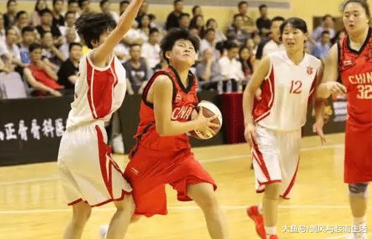 18岁体重200+“中国女版奥尼尔”，单场狂砍30分11个篮板(3)