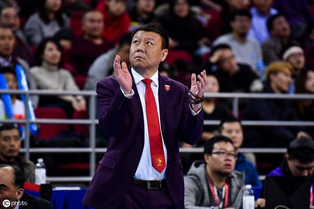 深圳男篮赛季开局失望，队员自解原因，顾全称还在爬坑(8)