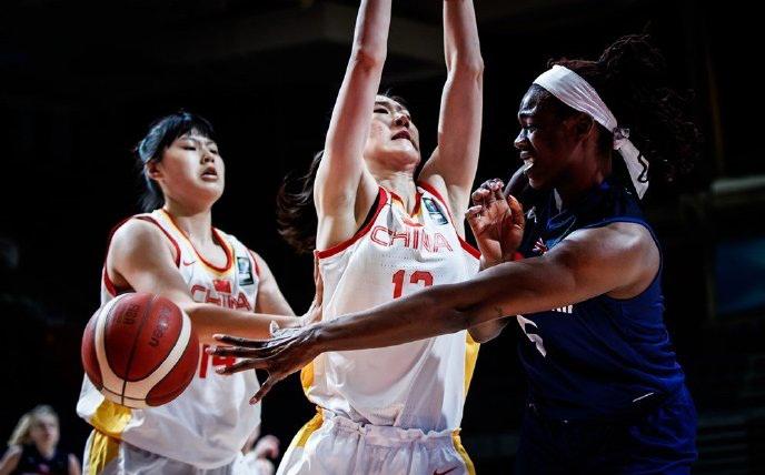 中国篮球喜讯！女篮苦战赢英国，比男篮强，将角逐一张奥运会门票(2)