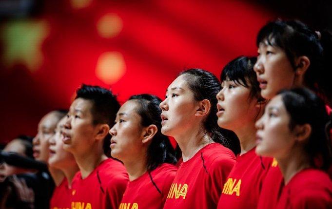 中国篮球喜讯！女篮苦战赢英国，比男篮强，将角逐一张奥运会门票(4)