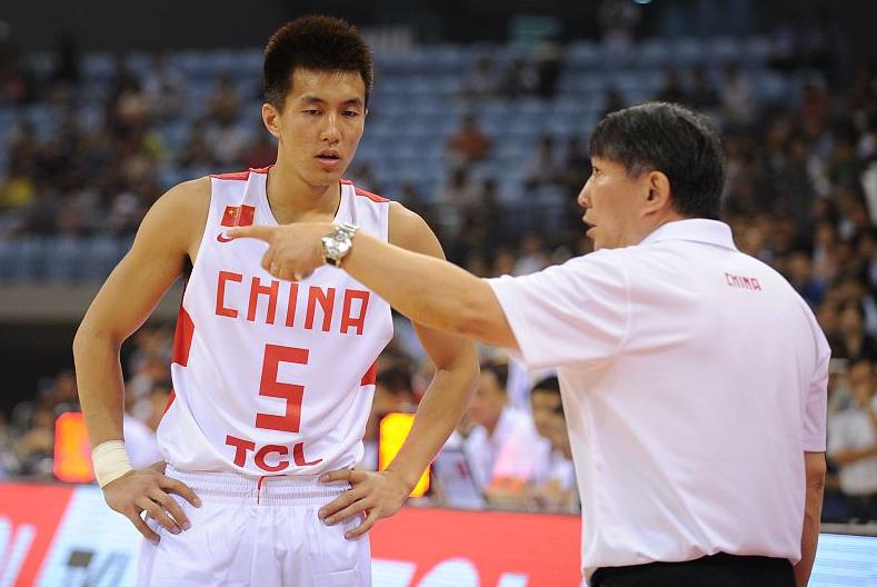 中国男篮重视年轻球员，落选赛上，哪两人有资格取代辽宁双子星(2)