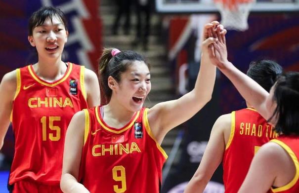 未雨绸缪！中国女篮打造冠军团队，许利民一举动彰显篮球智慧(1)