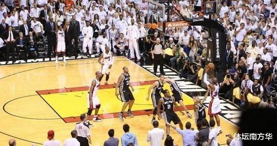 NBA八大瞬间，篮球迷不会忘，小卡绝杀垫底，榜首无异议(6)