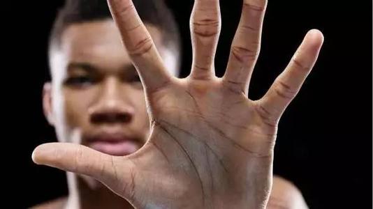 NBA球员的天赋有多强？伦纳德手掌并非最大，字母哥跟腱长度令人叹为观止(4)