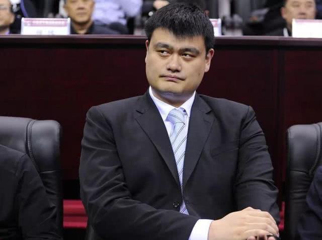 姚明在09年花一个亿买下上海男篮，19年卖出后他赚了多少钱？(3)
