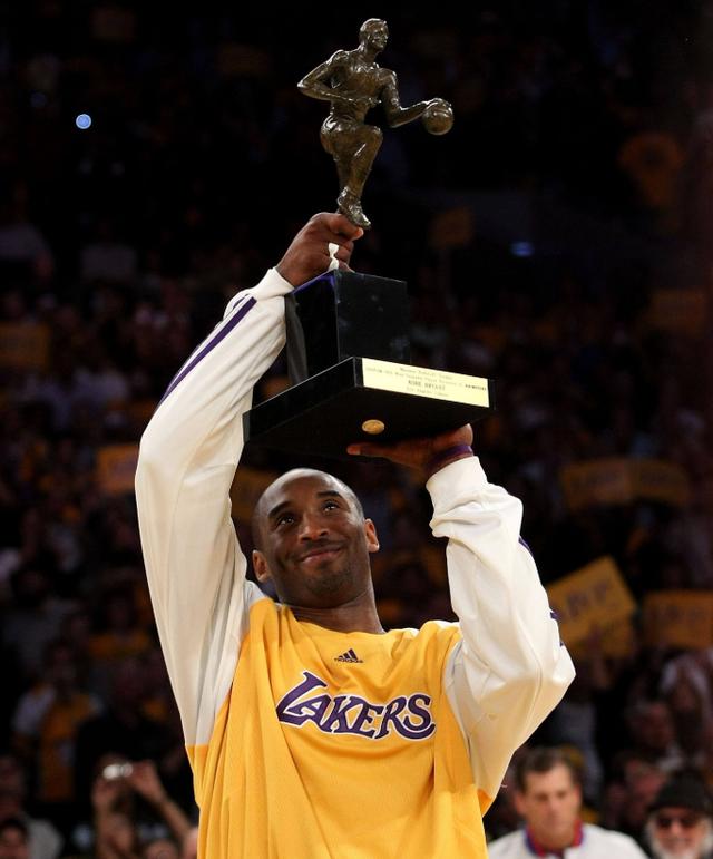 NBA史上最有争议的4届MVP，科比纳什上榜，奥尼尔最悲催(2)