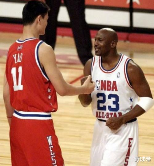 姚明和大郅在NBA交手5次，他们是这种数据！球迷：没有对比，就没有伤害！(8)