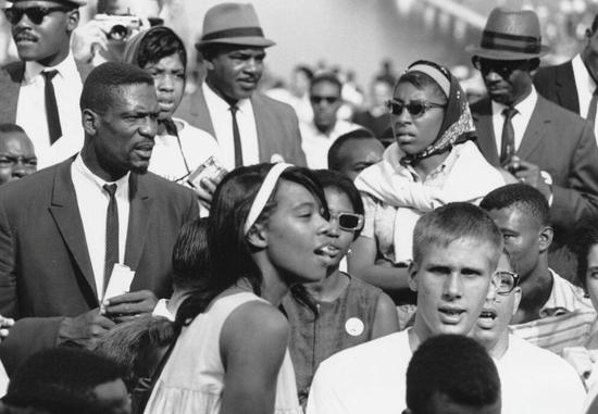 解构黑人抗争史: 1968的暴乱幽灵, 被欺凌与侮辱的NBA革命者(9)