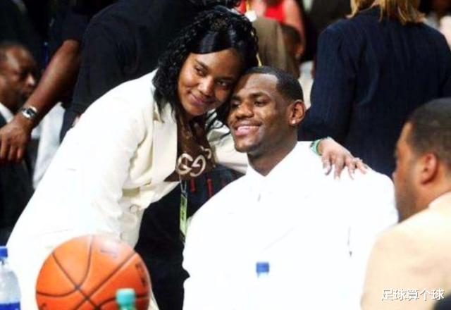 16岁黑人女孩怀孕，但她竟不知生父是谁，儿子后来成为NBA巨星(3)