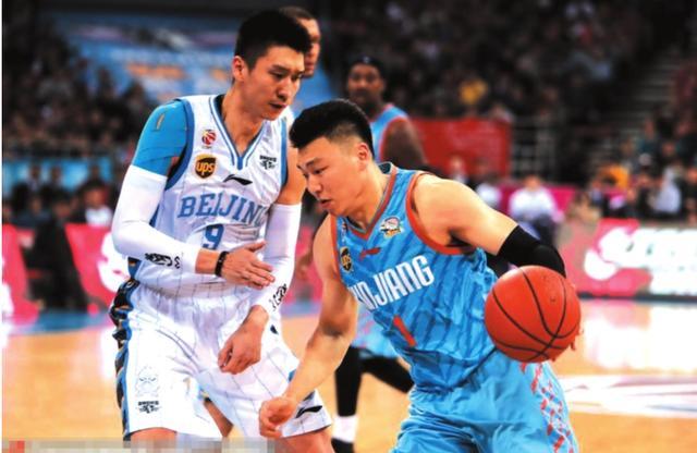 中国去nba选修的后卫 中国史上首位加盟NBA的后卫饱受伤病折磨(3)
