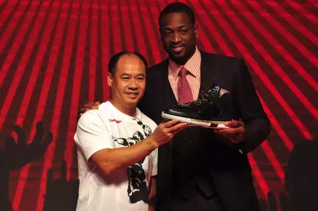 nba广告合约 NBA的球鞋代言合同(4)