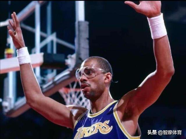 詹姆斯多少岁参加nba 35岁的詹姆斯在NBA历史上有那么厉害吗(3)