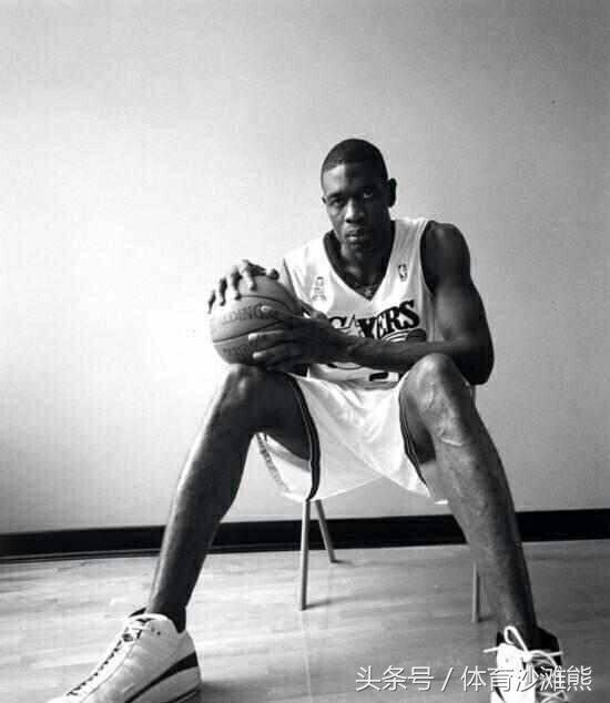 nba球员脚平均大小 NBA球员的脚到底有多大呢(8)