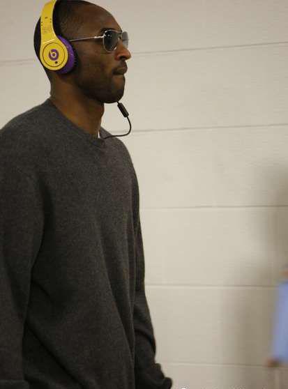 nba球星戴耳机 NBA球星们与耳机的故事(3)