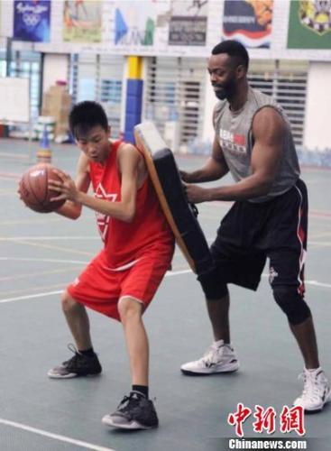 2017nba训练营 NBA姚明篮球训练营昆明免费选拔青少年球手(1)