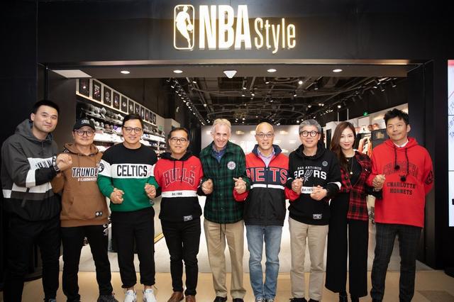 nba是什么牌子的衣服 NBA潮流服装店推出全新NBA(2)