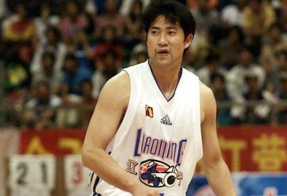 盘点中国男篮历史最强后卫，各有特点，他至今仍活跃在球场上(4)