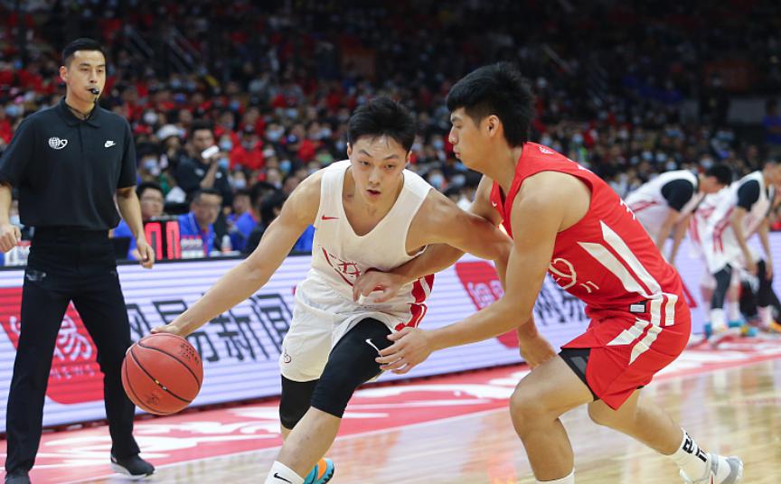 易建联之后，中国篮球未来在年轻球员身上，宏远青训成最大优势(4)