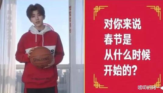 网友偶遇蔡徐坤在篮球馆打篮球，画面看到他又涨球技了(1)