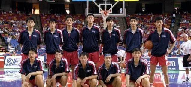 94黄金一代本以为是中国男篮的崛起！没想到却是中国男篮的巅峰！(1)