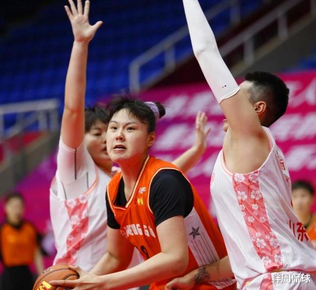 中国女篮剑指奥运金牌！巴特尔立头功，助206斤魔兽再升级(2)