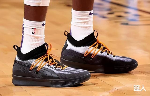 NBA球员上脚：万圣节战靴，詹姆斯欧文唐斯都有(12)
