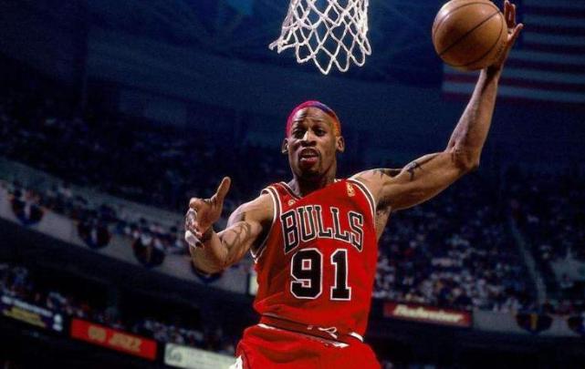 NBA被称篮板怪兽的球员，不是张伯伦，也不是拉塞尔，而是2.01米的他(1)