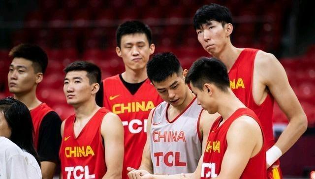 中国男篮大名单即将揭晓！四后卫成入选热门，郭艾伦或被杜锋淘汰(1)