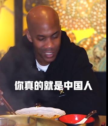 笑喷！马布里谈中国最奇怪的4种食物：美国朋友见我吃，都说我是中国人！(5)
