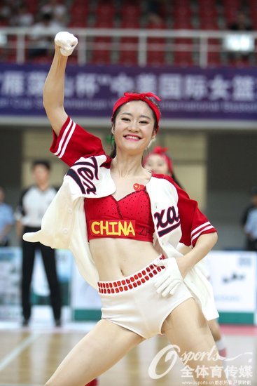 中国篮球宝贝热舞nba 中美女篮对抗赛篮球宝贝热舞(10)