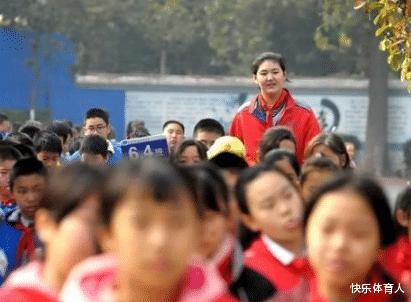 14岁女孩身高2.3米，有着中国女篮“小姚明”之称，未来可期(2)