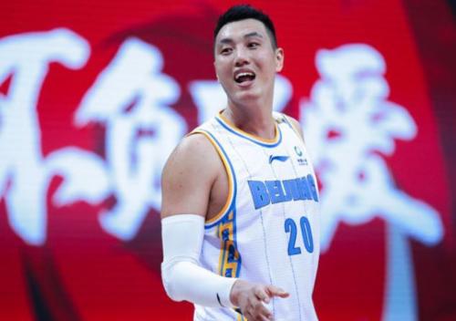 征战10个赛季，北京男篮队长翟小川在首钢赚到了多少薪水？(2)