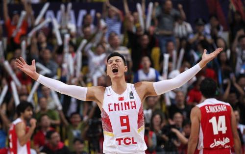 征战10个赛季，北京男篮队长翟小川在首钢赚到了多少薪水？(3)