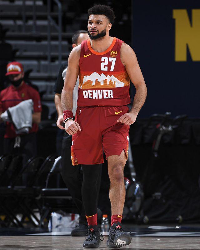 NBA球员上脚：库里上脚中国年Curry 8 ，杜兰特上脚KD13(3)