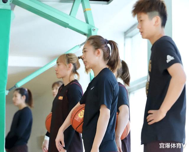 官宣！两大国手加盟北京首钢女篮 全力冲击冠军(3)