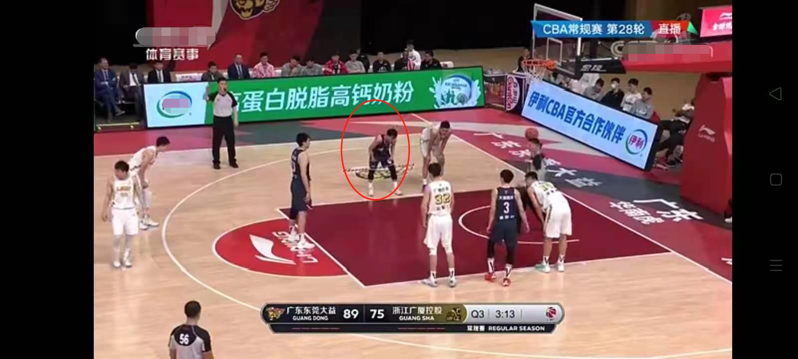 罚篮时，广东男篮为何经常让身高178公分的徐杰站位抢篮板？(3)
