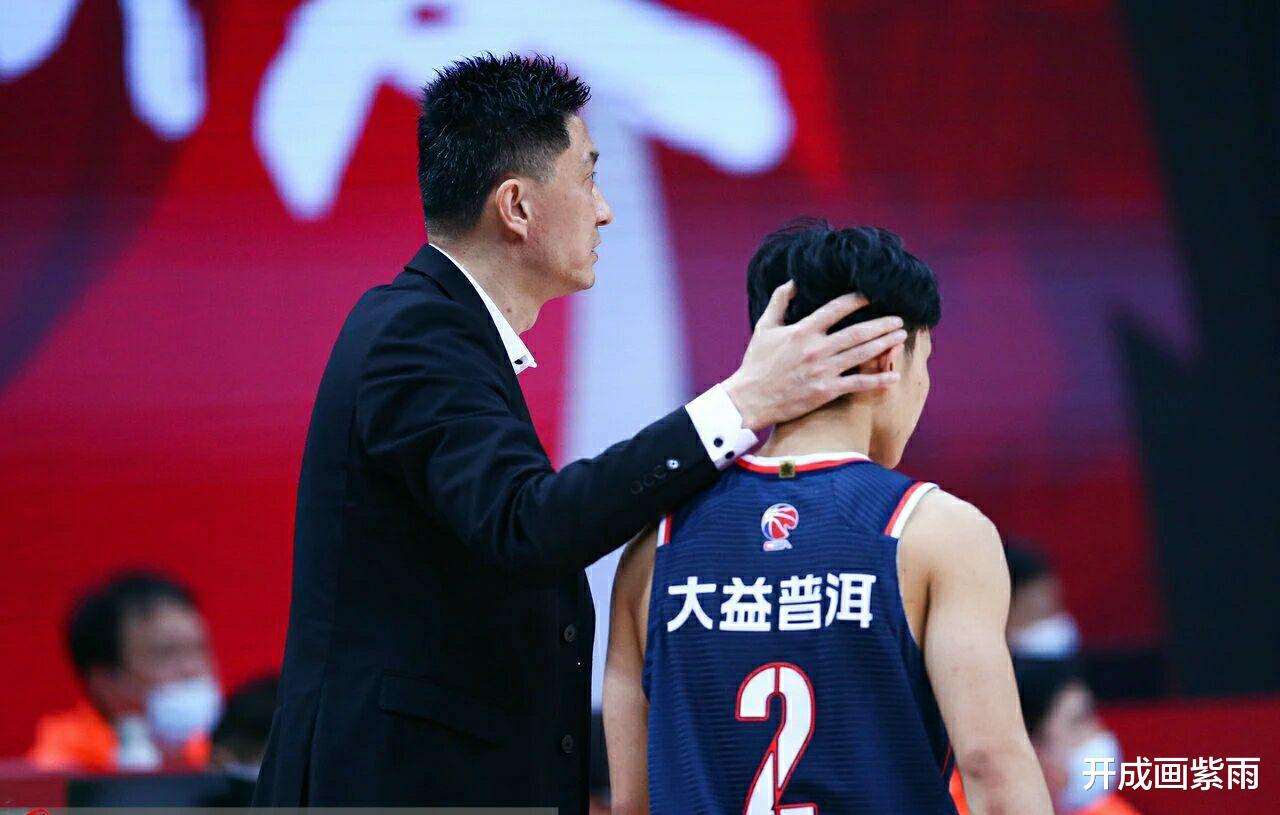 好消息！广东宏远小将徐杰，跟腱受伤？篮球记者关辛：没有大伤！(2)