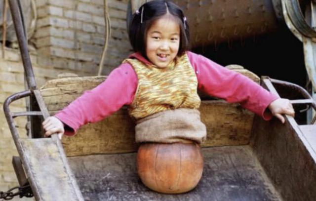 20年过去了，当初那个感动中国的“篮球女孩”，如今过得好吗？(1)