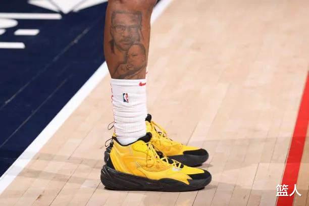 NBA球员上脚：沃尔穿Kobe6乳腺癌，驭帅13䨻有点帅！(3)
