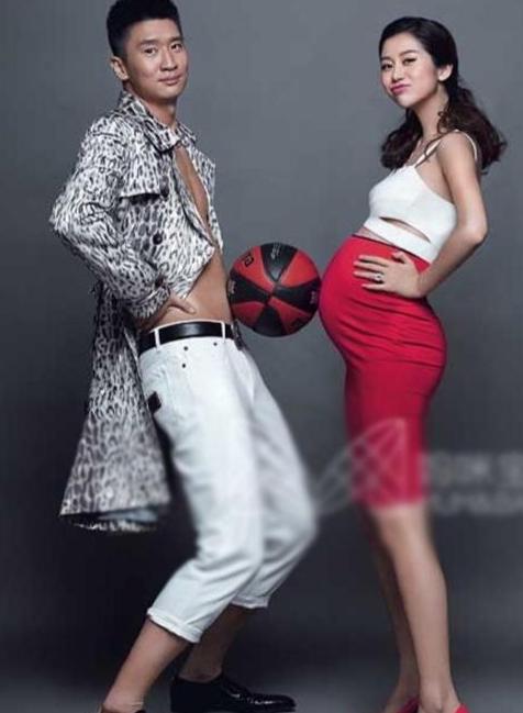 NBA中国篮球运动员与妻子“身高差”一览(1)