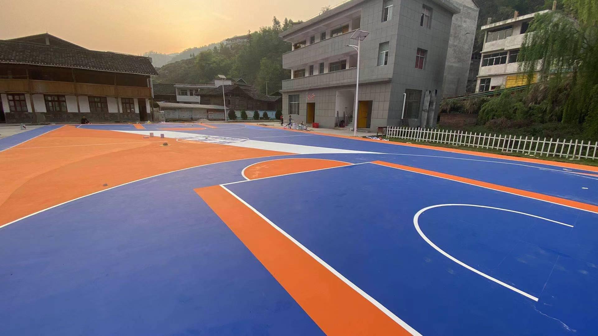 愚人节玩笑？欧文捐赠贵州的篮球场将建成，赛后：我缺阵期间去监工了！(4)
